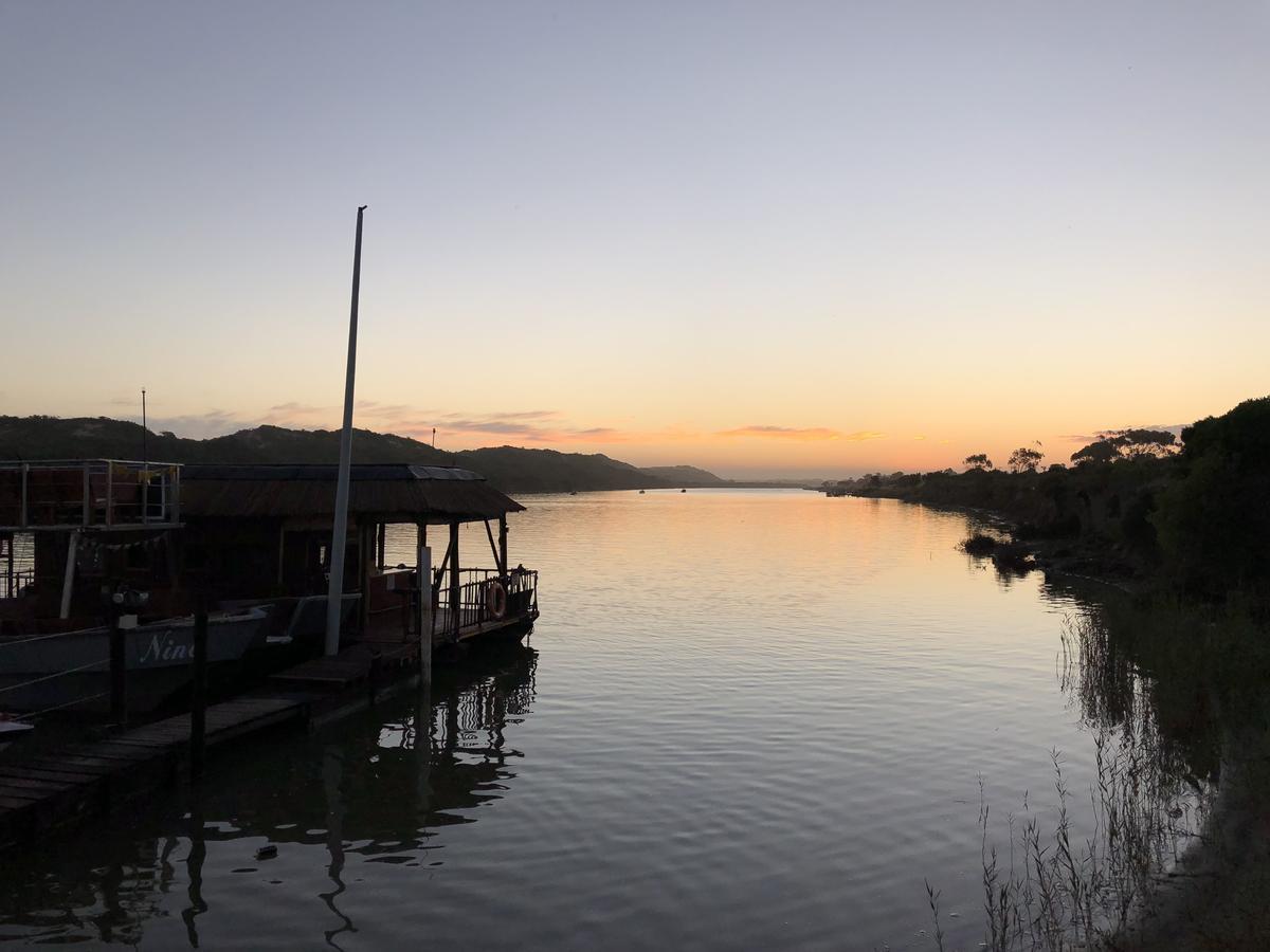 Maggie May House Boat - Colchester - 5Km From Elephant Park Екстериор снимка