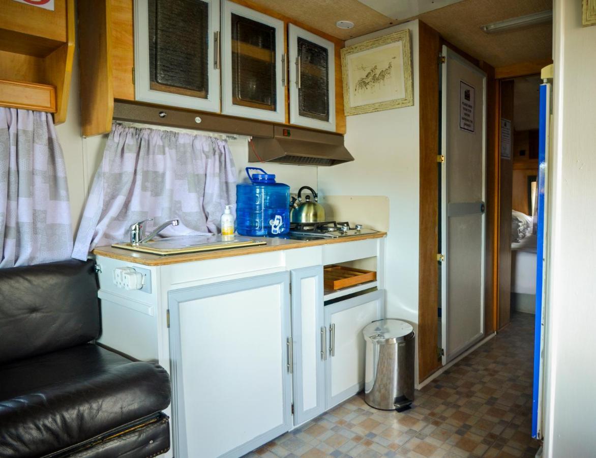 Maggie May House Boat - Colchester - 5Km From Elephant Park Екстериор снимка